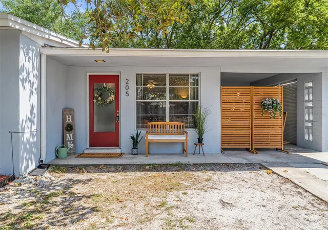 Photo 1 of Single family home for sale at 205 Wilshire Dr, Casselberry, FL 32707 | MLS# O6404065 | Listing updated on 2026-09-23
