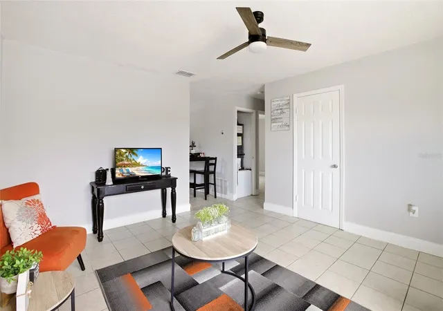 5th image of 1702 Birchwood Cir, Leesburg, FL 34748 | MLS# TB8504077