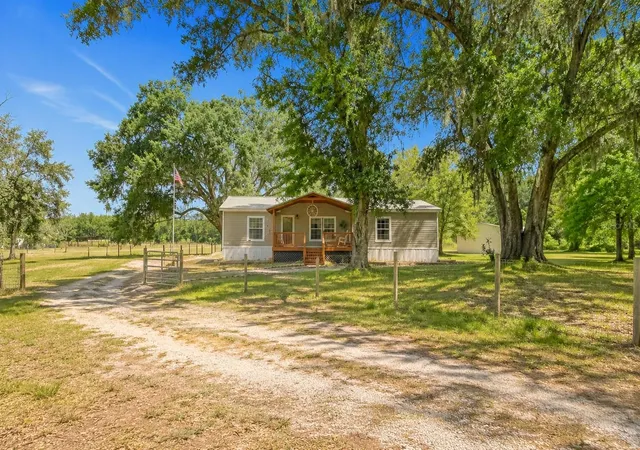 Photo 1 of Manufactured home for sale at 40949 Jerry Rd, Zephyrhills, FL 33540 | MLS# TB8504086 | Listing updated on 2026-10-01