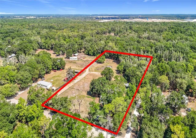 Photo 3 of Manufactured home for sale at 40949 Jerry Rd, Zephyrhills, FL 33540 | MLS# TB8504086 | Listing updated on 2026-10-01