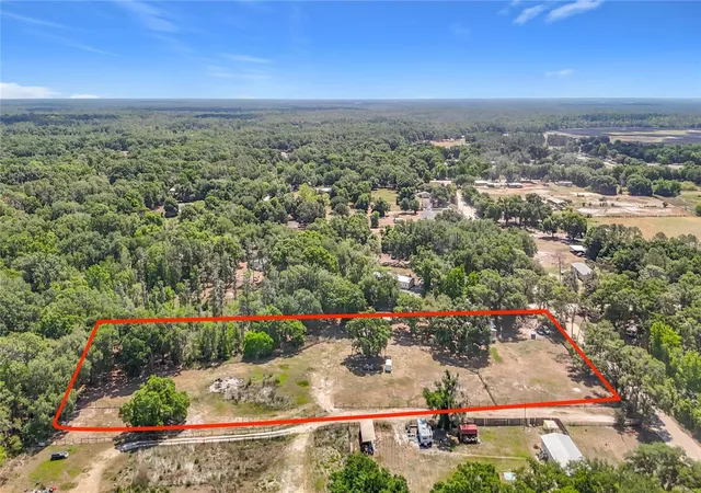 Photo 4 of Manufactured home for sale at 40949 Jerry Rd, Zephyrhills, FL 33540 | MLS# TB8504086 | Listing updated on 2026-10-01