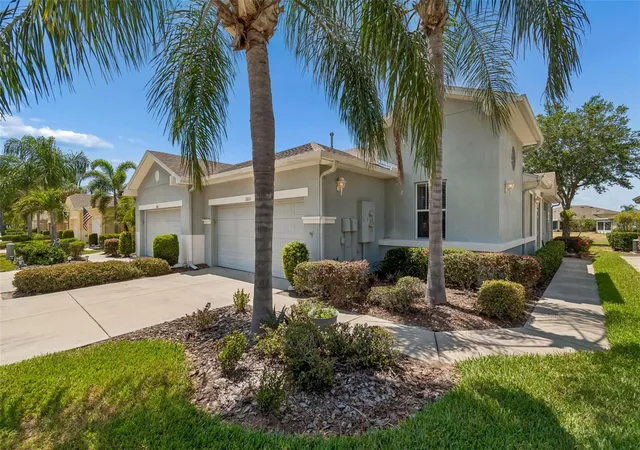 Condo for sale at 2011 Sifield Greens Way #71, SUN CITY CENTER, FL 33573 | MLS# TB8504091