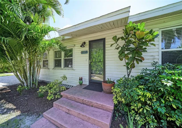 Homes for sale in Sarasota, FL | 3710 Rilma Ave, Sarasota, FL 34234 | MLS# A4692166