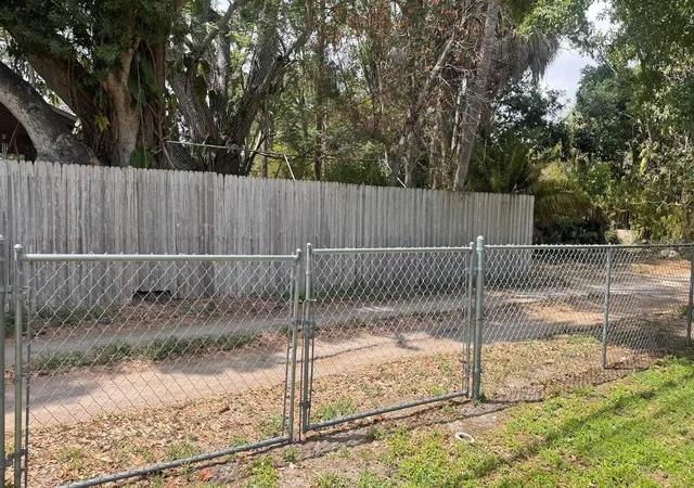 Photo 3 of Single family home for sale at 559 Villagrande Ave S, St Petersburg, FL 33707 | MLS# TB8504106 | Listing updated on 2026-10-19