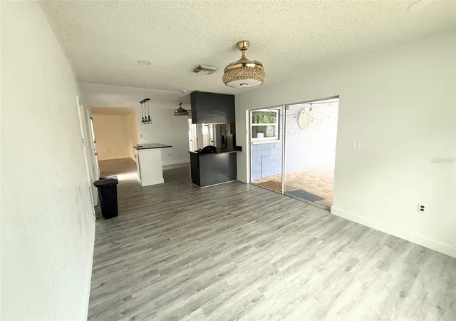 5th image of 12041 70Th St, Largo, FL 33773 | MLS# TB8504107