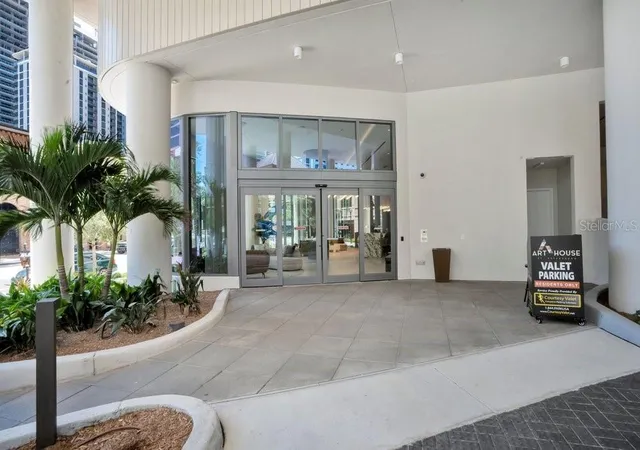 2nd image of 275 1St Ave S #3808, Saint Petersburg, FL 33701 | MLS# O6404091