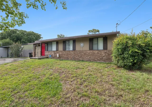 Photo 1 of Sale Pending at 25 W Thrush St, Apopka, FL 32712 | MLS# O6404142 | Listing updated on 2026-06-22