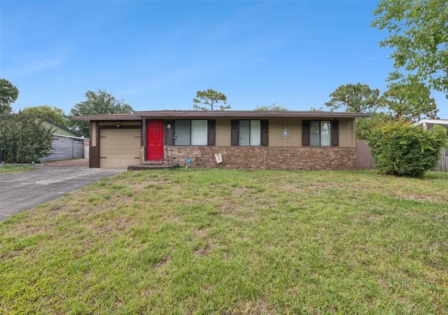 Photo 3 of Sale Pending at 25 W Thrush St, Apopka, FL 32712 | MLS# O6404142 | Listing updated on 2026-06-22