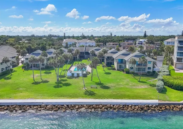 Homes for sale in Sarasota, FL | 4660 Ocean Blvd, Sarasota, FL 34242