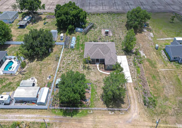 3rd image of 4036 Moores Lake Rd, Dover, FL 33527 | MLS# TB8504174