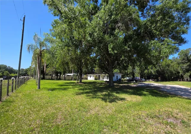 1st image of 1808 Zipperer Rd, Bradenton, FL 34212 | MLS# A4692205