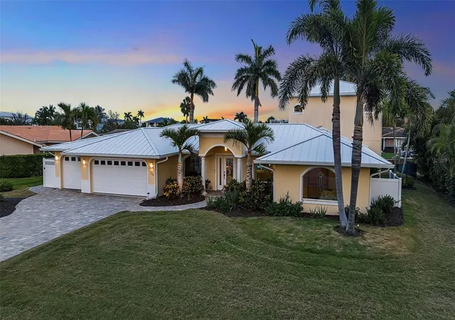 2nd image of 524 Hornblower Ln, Longboat Key, FL 34228 | MLS# A4692210