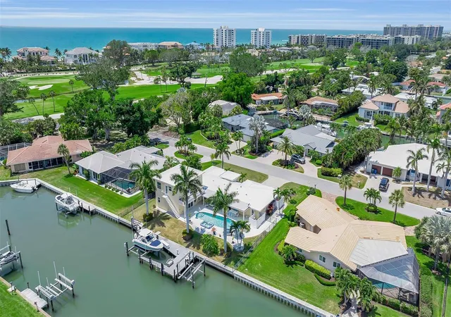 3rd image of 524 Hornblower Ln, Longboat Key, FL 34228 | MLS# A4692210