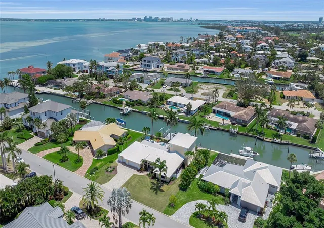 5th image of 524 Hornblower Ln, Longboat Key, FL 34228 | MLS# A4692210