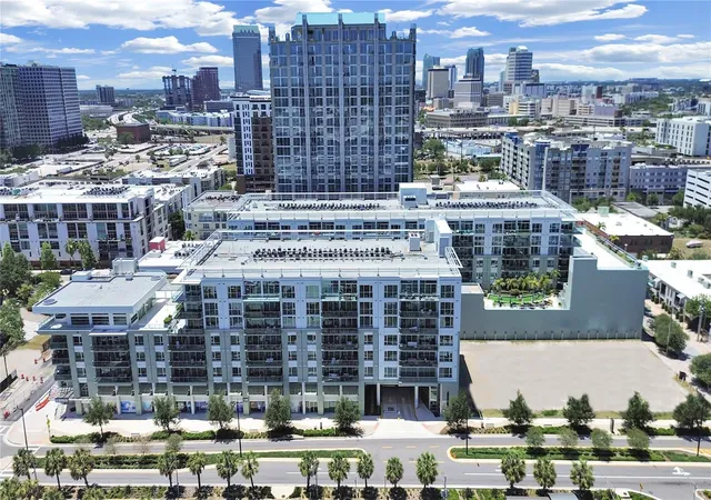 2nd image of 912 Channelside Dr #2805, Tampa, FL 33602 | MLS# TB8504190