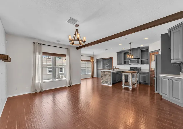 3rd image of 16108 Loneoak View Dr, Lithia, FL 33547 | MLS# TB8504195