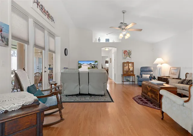 3rd image of 382 Royal Palm Wy, Spring Hill, FL 34608 | MLS# W7885401