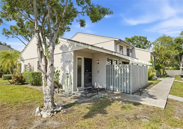 Photo 3 of Condo for sale at 5683 Summerside Ln #25A, Sarasota, FL 34231 | MLS# A4692227 | Listing updated on 2026-07-28