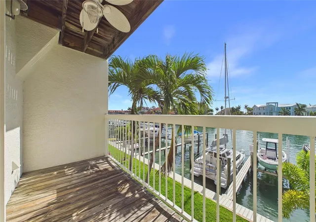Homes for sale in Saint Petersburg, FL | 323 Madeira Cir, Saint Petersburg, FL 33715 | MLS# O6404223