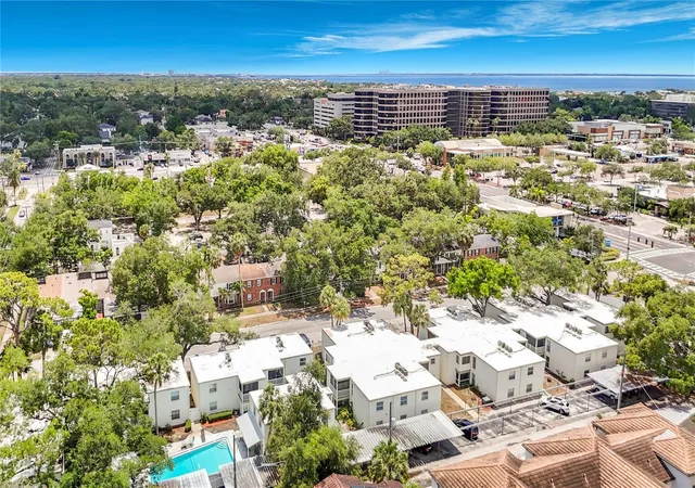 2nd image of 4611 W N B St, TAMPA, FL 33609