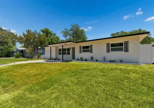Homes for sale in Tampa, FL | 10229 N Valle Dr, Tampa, FL 33612 | MLS# TB8504268
