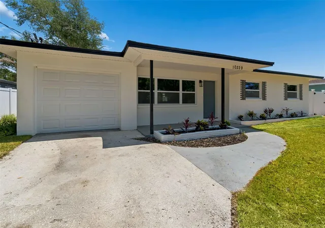Homes for sale in Tampa, FL | 10229 N Valle Dr, Tampa, FL 33612 | MLS# TB8504268