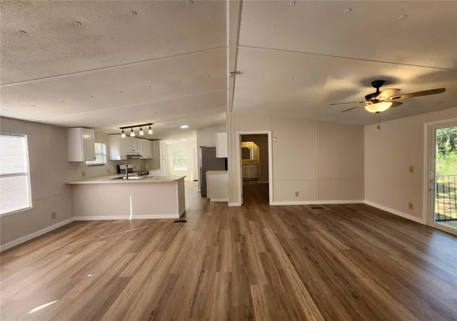 Photo 3 of Manufactured home for sale at 7351 NW 170th Street, Trenton, FL 32693 | MLS# R4911192 | Listing updated on 2026-09-05