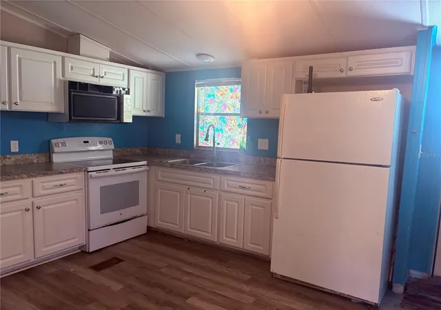 4th image of 7810 W Twin Canal Ln, Homosassa, FL 34448 | MLS# TB8504290