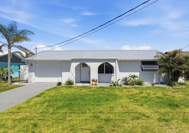 Homes for sale in Hudson, FL | 13902 Barnard Ave, Hudson, FL 34667 | MLS# W7885410