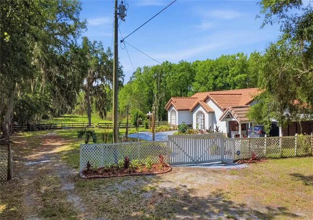 Homes for sale in De Leon Springs, FL | 1898 Blackwelder Rd, De Leon Springs, FL 32130 | MLS# O6404259