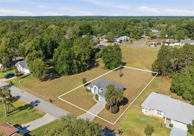 Photo 3 of Single family home for sale at 10772 SW 53rd Circle, Ocala, FL 34476 | MLS# OM723952 | Listing updated on 2026-08-20