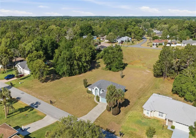 Photo 4 of Single family home for sale at 10772 SW 53rd Circle, Ocala, FL 34476 | MLS# OM723952 | Listing updated on 2026-08-20