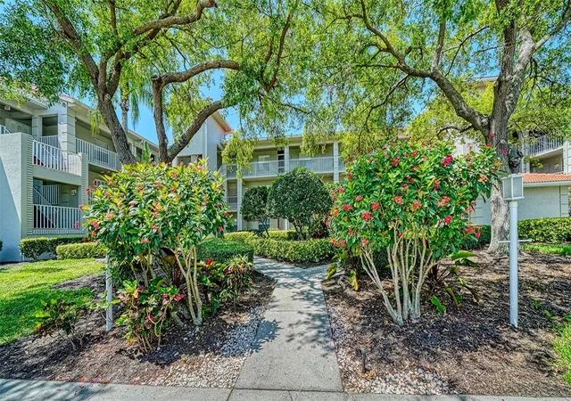 Photo 3 of Condo for sale at 9330 Clubside Cir #3202, Sarasota, FL 34238 | MLS# A4692256 | Listing updated on 2026-09-19