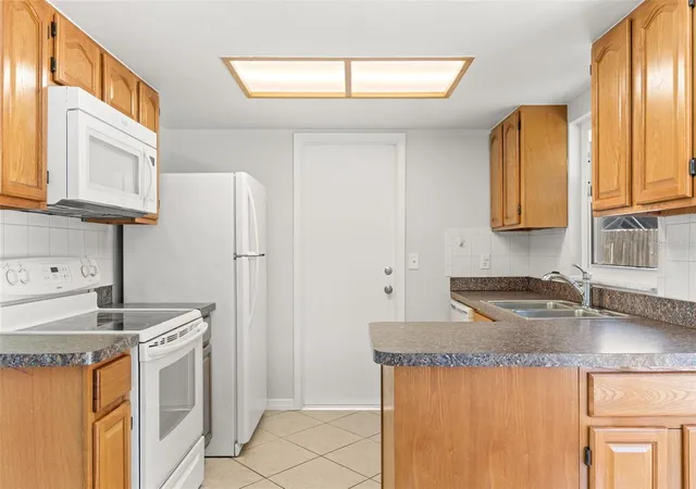5th image of 8341 Corney Dr, Port Richey, FL 34668 | MLS# W7885412