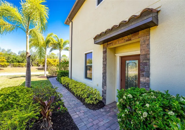 Photo 2 of Sale Pending at 20133 Lagente Cir, Venice, FL 34293 | MLS# N6144181 | Listing updated on 2026-08-22