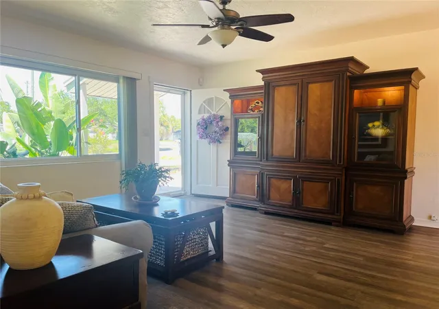 Photo 3 of Single family home for sale at 551 Orangewood Dr, Dunedin, FL 34698 | MLS# TB8504360 | Listing updated on 2026-09-14