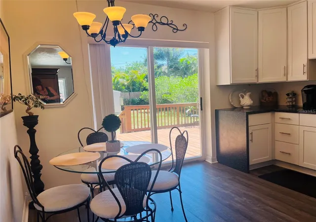 Photo 4 of Single family home for sale at 551 Orangewood Dr, Dunedin, FL 34698 | MLS# TB8504360 | Listing updated on 2026-09-14