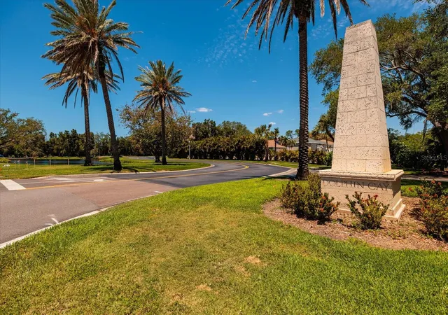 3rd image of 4801 Osprey Dr S, St. Petersburg, FL 33711