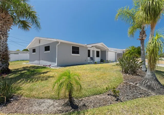 Homes for sale in New Port Richey, FL | 5208 Cicero Dr, New Port Richey, FL 34652 | MLS# W7885416