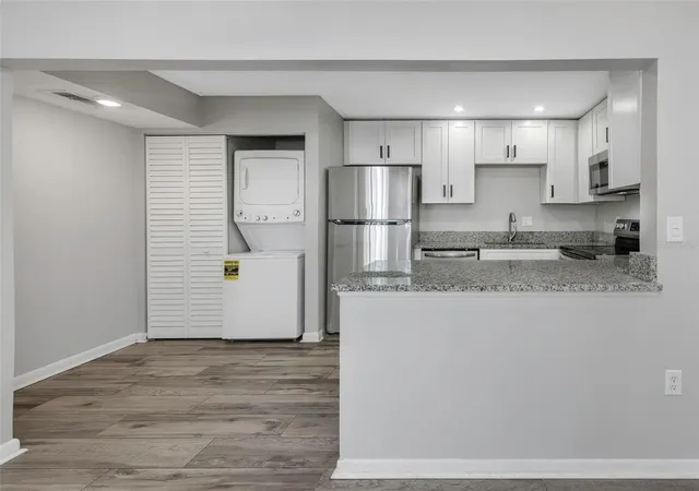 3rd image of 1281 Pine Ridge Cir E, Tarpon Springs, FL 34688