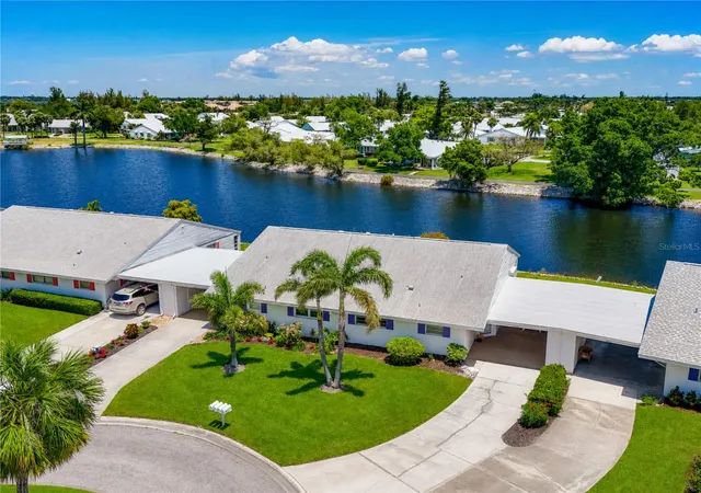 Photo 2 of Condo for sale at 4603 Lexington Cir, Bradenton, FL 34210 | MLS# A4692286 | Listing updated on 2026-10-06