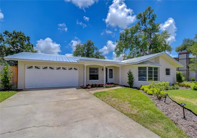 Single family home for sale at 2167 Lakeview Rd, CLEARWATER, FL 33764 | MLS# TB8504428