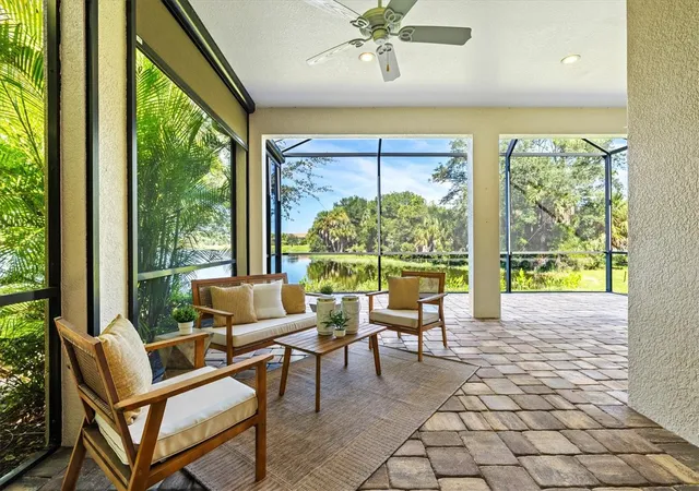 Photo 3 of Single family home for sale at 11876 Hunters Crk Rd, Venice, FL 34293 | MLS# N6144188 | Listing updated on 2026-10-11