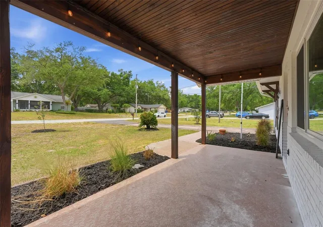 Photo 3 of Single family home for sale at 39825 Sunburst Dr, Dade City, FL 33525 | MLS# TB8504436 | Listing updated on 2026-09-03