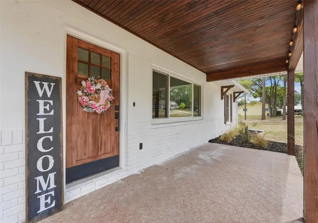 Photo 4 of Single family home for sale at 39825 Sunburst Dr, Dade City, FL 33525 | MLS# TB8504436 | Listing updated on 2026-09-03