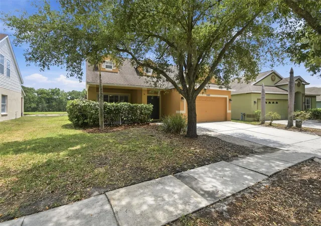 1st image of 6409 Bridgecrest Dr, Lithia, FL 33547 | MLS# O6404344