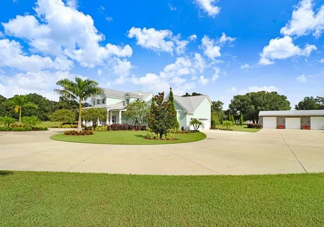 Photo 3 of Single family home for sale at 11634 Davis Pool Rd, Seffner, FL 33584 | MLS# TB8504466 | Listing updated on 2026-09-24