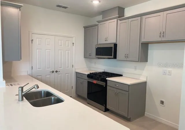 Photo 3 of Single family home for sale at 27329 African Fish Ct, Howey In The Hills, FL 34737 | MLS# O6404356 | Listing updated on 2026-10-07