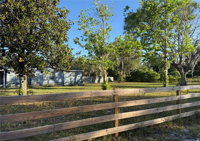 4th image of 26106 Fishermans Rd, Paisley, FL 32767 | MLS# G5111856
