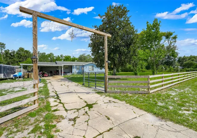 3rd image of 26106 Fishermans Rd, Paisley, FL 32767 | MLS# G5111856
